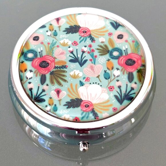 Fun Whimsical Flowers Floral Garden 3 Compartment Purse Travel Vitamin Pill Box - Picture 1 of 3